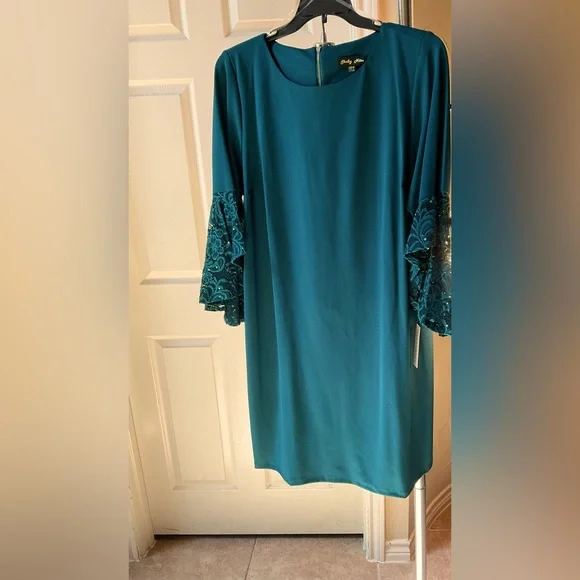 Shelby Nites | Dresses | New Hunter Green Dress With Sequin Ruffle Bell  Tiered Sleeves | Poshmark